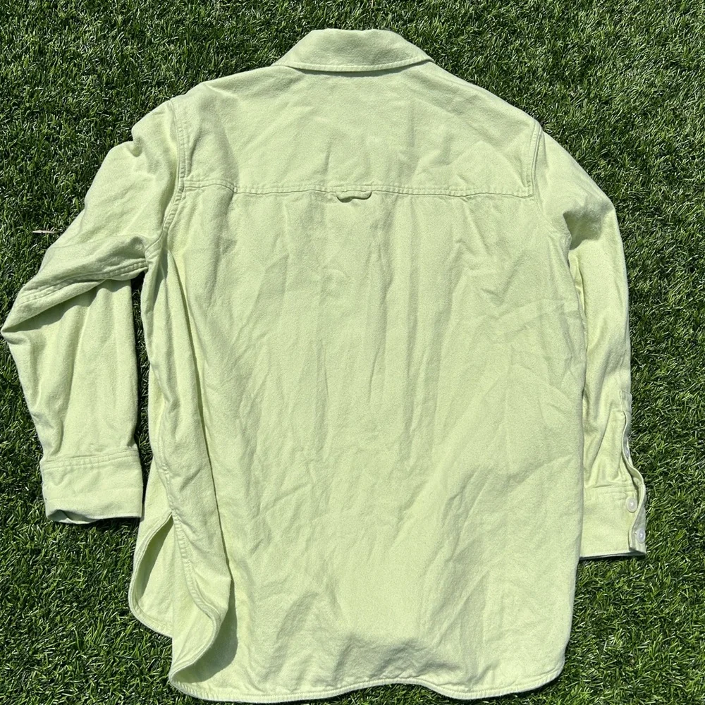 Everlane green button down shirt size Medium - Picture 5 of 5